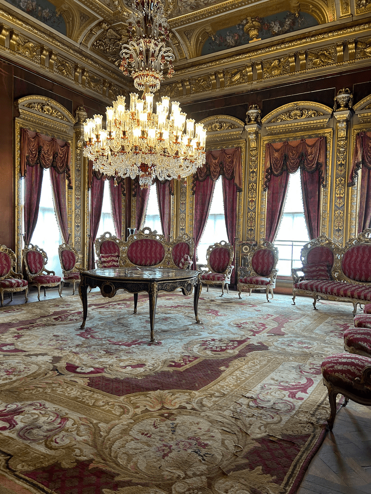 obiective turistice din Istanbul Palatul Dolmabahce 