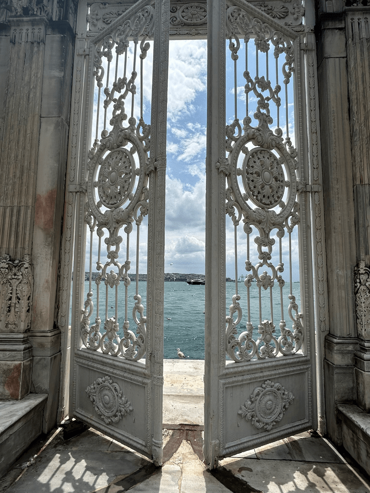 obiective turistice din Istanbul Palatul Dolmabahce 