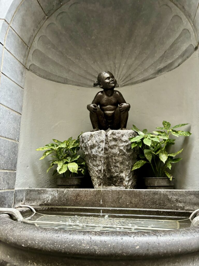 obiective turistice in Bruxelles jeanneke pis