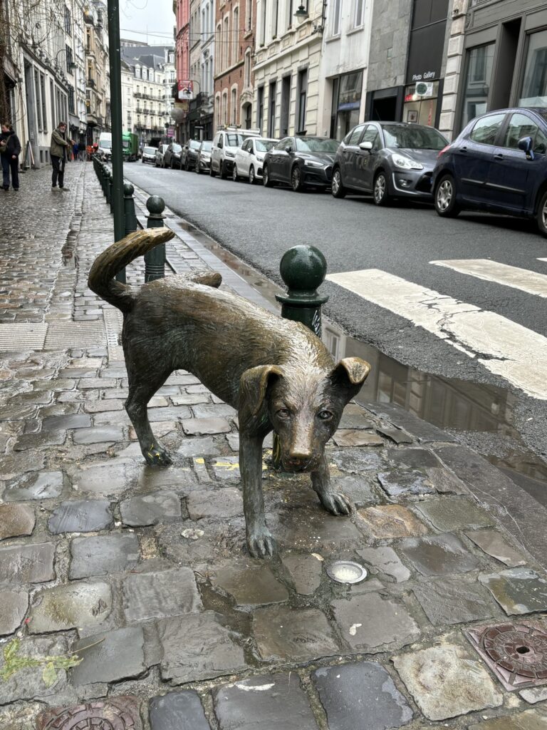 obiective turistice in Bruxelles zinneke pis